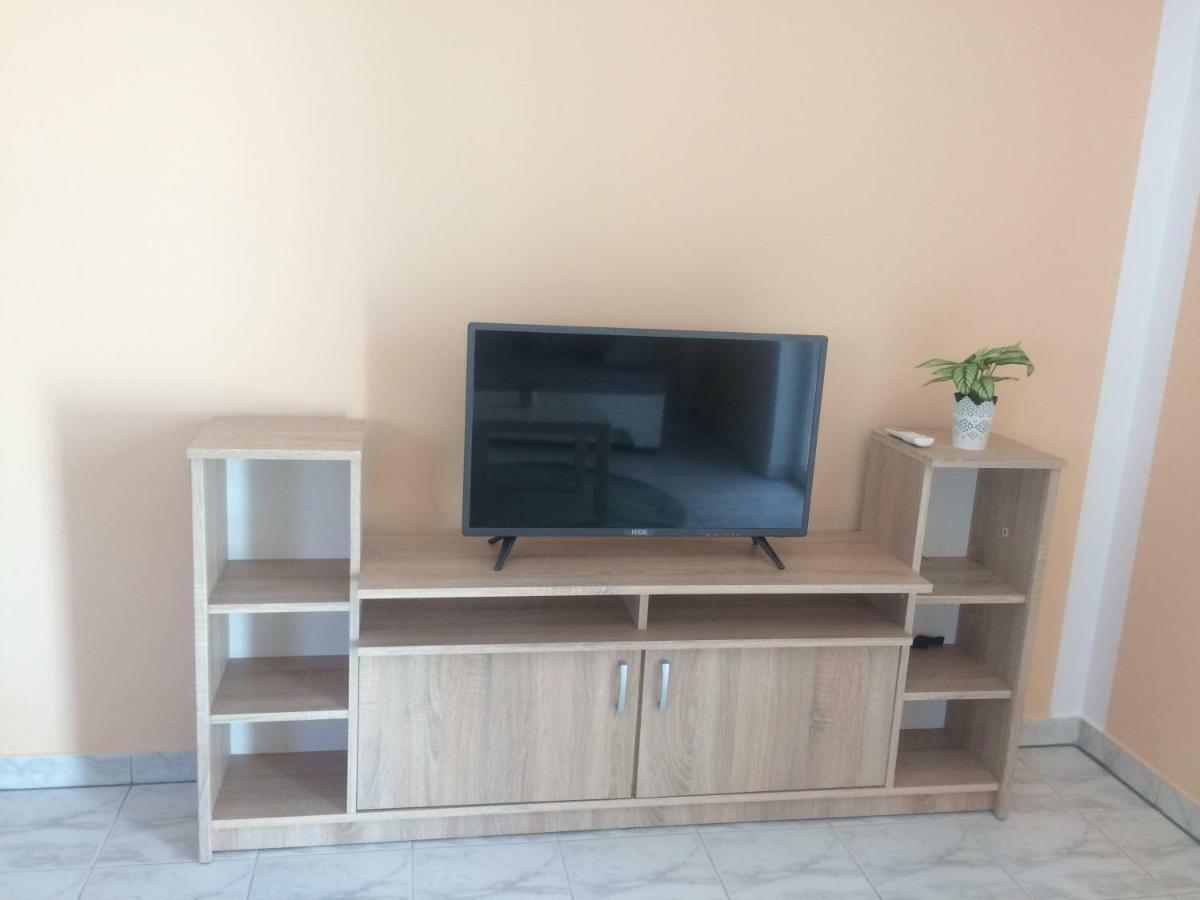 Obiteljski Apartman Filip U Blizini Plaze Za Djecu Palit Zewnętrze zdjęcie