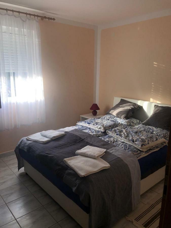 Obiteljski Apartman Filip U Blizini Plaze Za Djecu Palit Zewnętrze zdjęcie